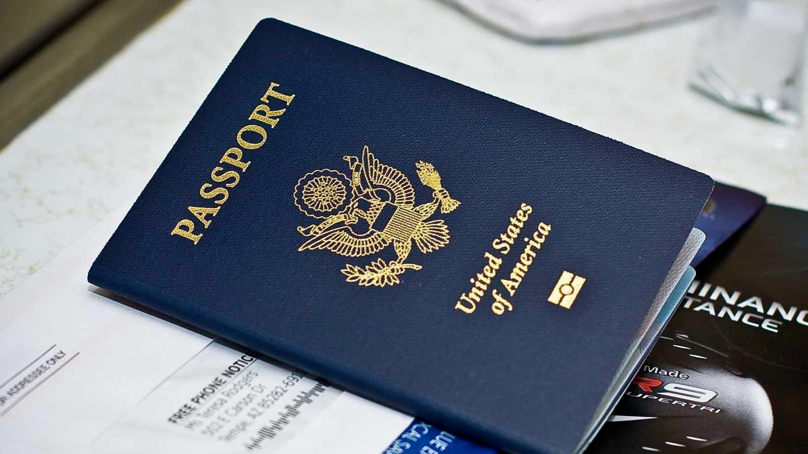 持美国绿卡和美国护照有什么区别？ - 加桥出国